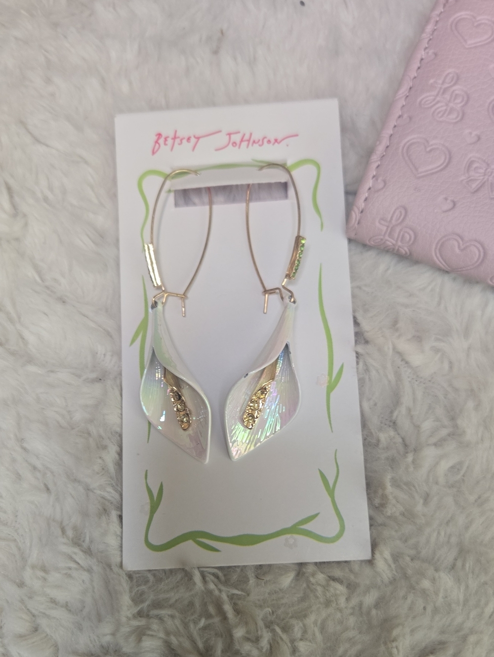 Betsey Johnson Wallet And 2 Pair Of Earings - Picture 3 of 9